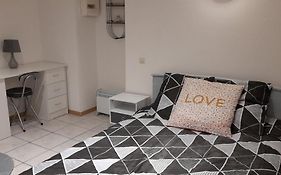 Tres Belle Appartement F1 Bis